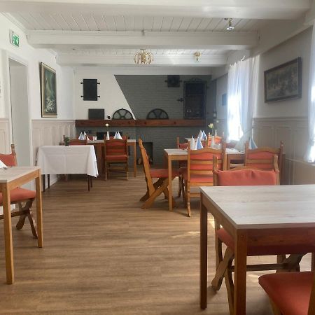 Hotel Die Friesenhalle Bredstedt Bagian luar foto