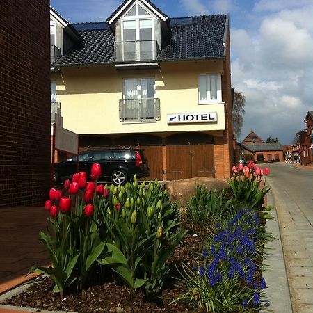 Hotel Die Friesenhalle Bredstedt Bagian luar foto