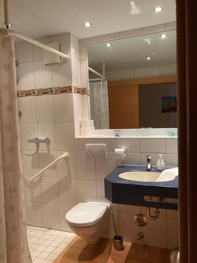 Hotel Die Friesenhalle Bredstedt Bagian luar foto
